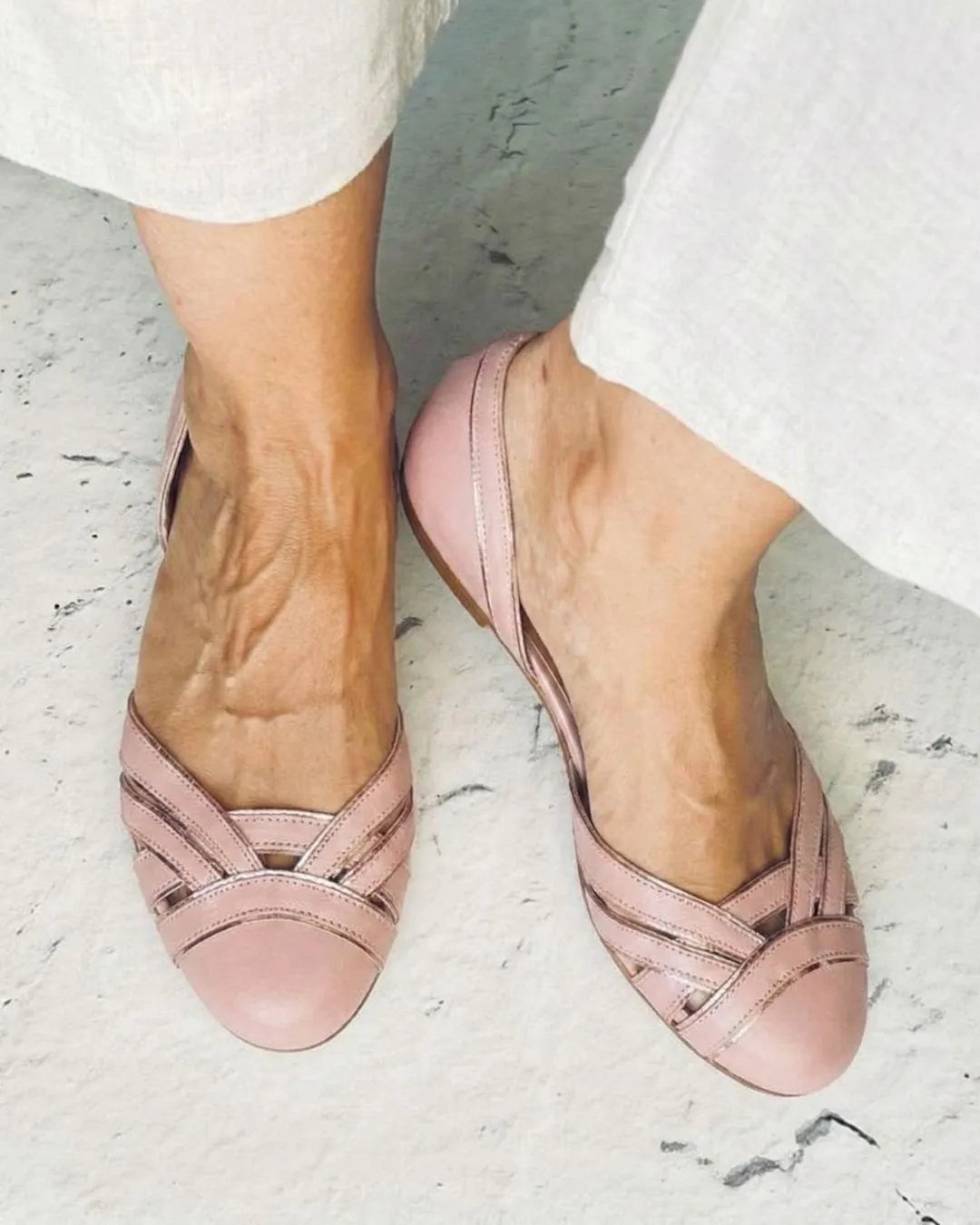 Elegant Pink Round Toe Woven Strap Cutout Versatile Flats