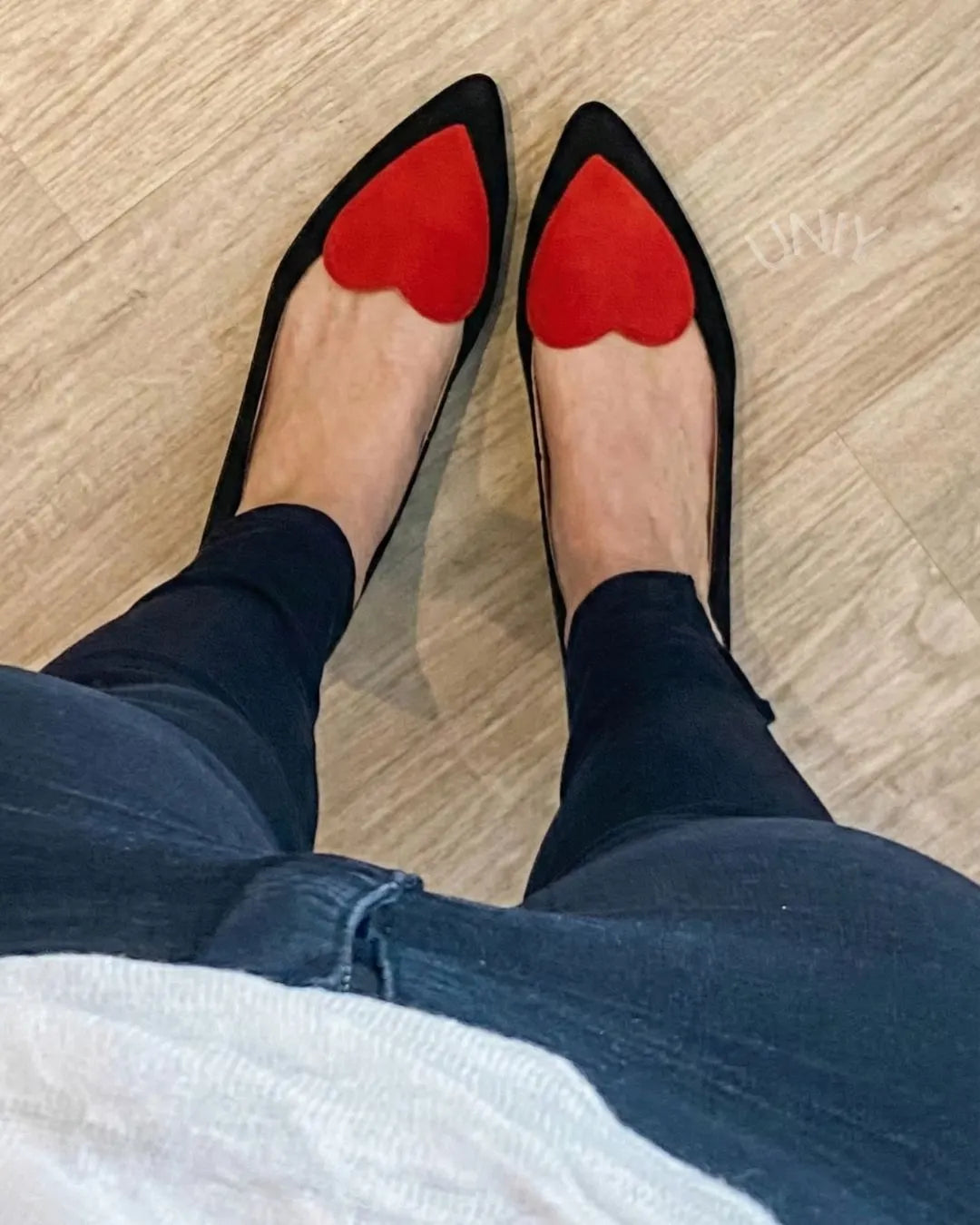 Color Block Pointed Toe Red Heart Faux Suede Slip-On Flats