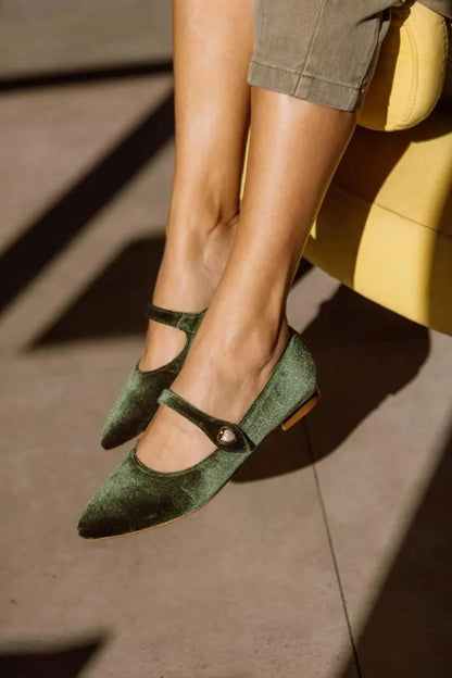 Elegant Versatile Green Pointed Toe Metal Buckle Flats