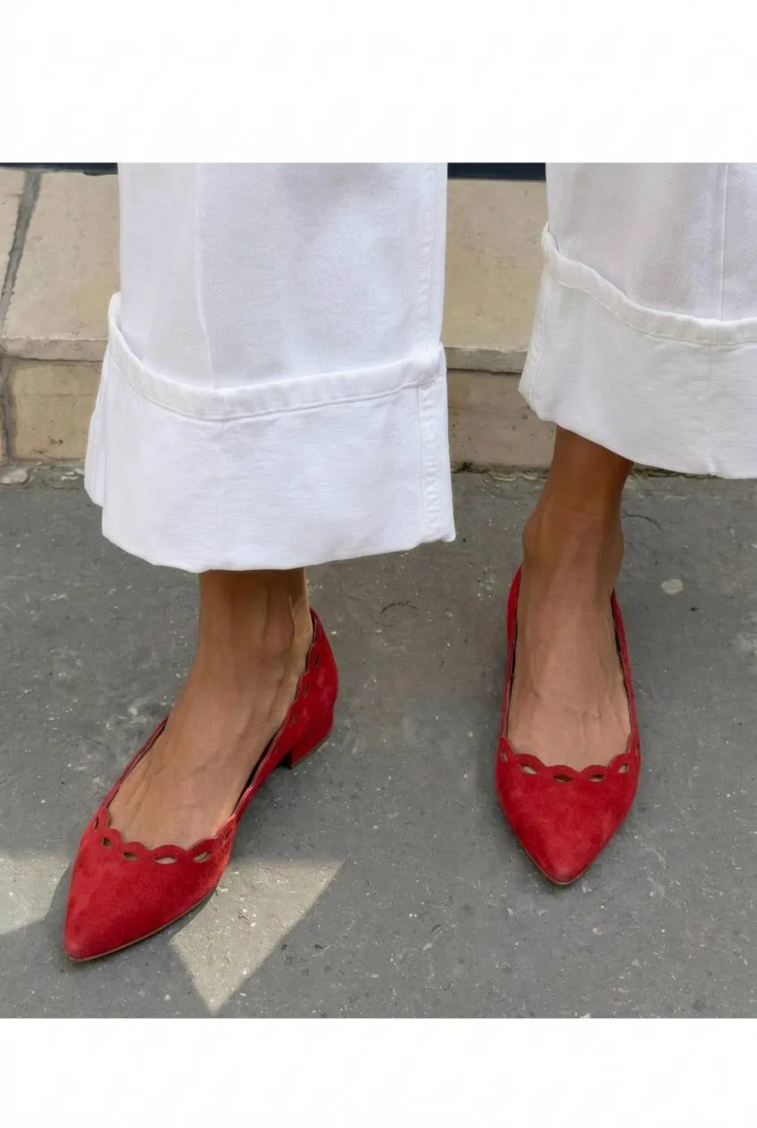 Scalloped Trim Pointed Toe Low Heel Flats