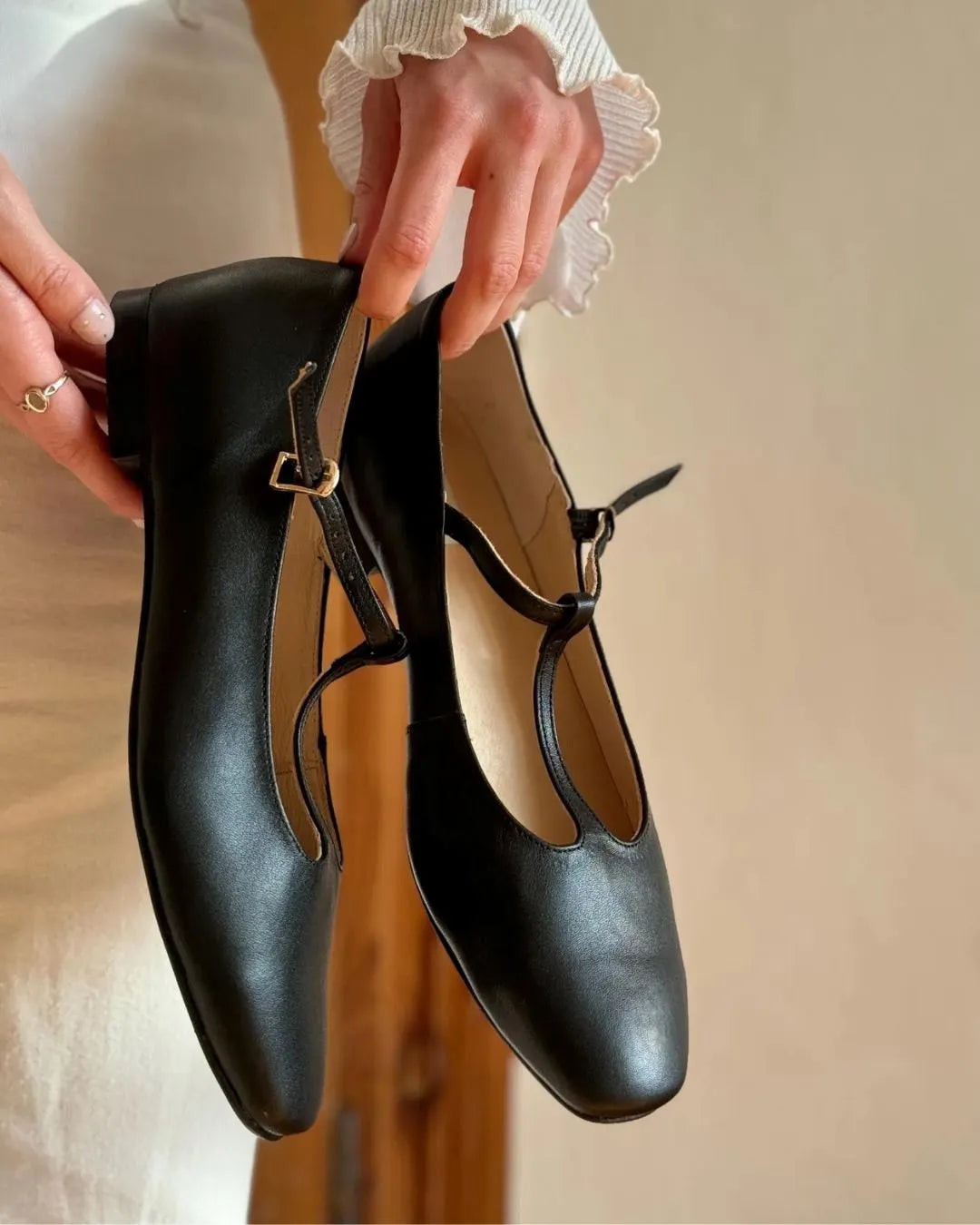 Round Toe T-Strap Leather Solid Color Ankle Strap Flats