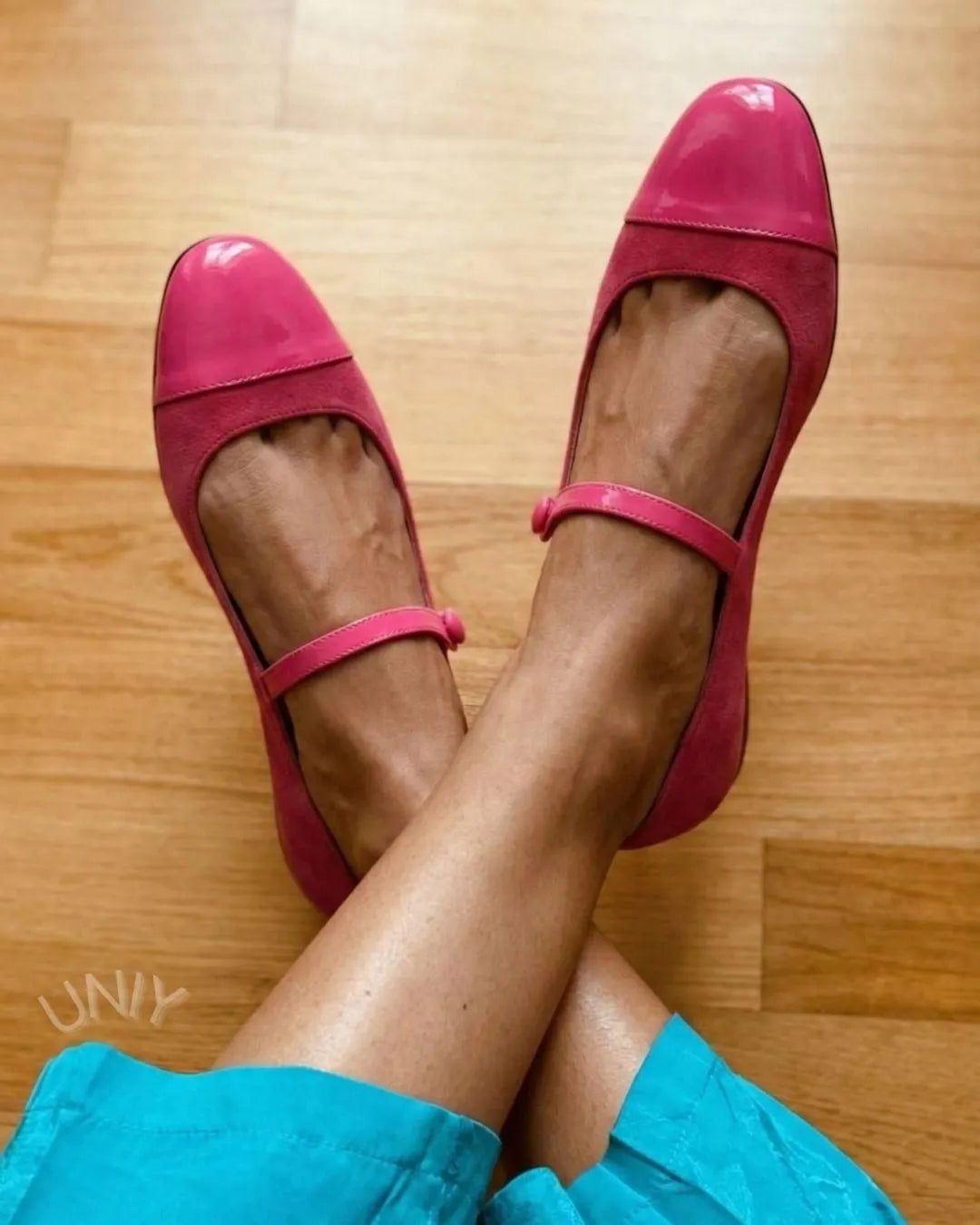 Stylish Magenta Patent Leather Cap Toe Mary Jane Flats