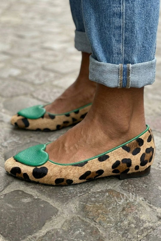 Chic Leopard Print Pony Hair Green Heart Detail Pointed Flats