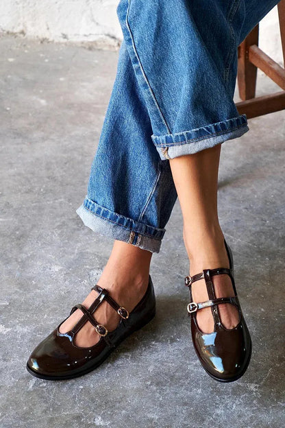 Crossover Straps Buckles Round Toe Dark Brown Flats