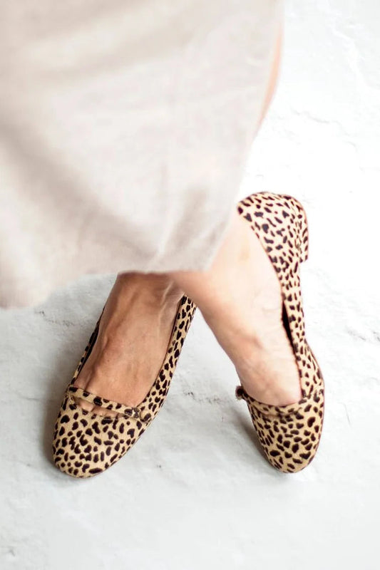 Leopard Print Instep Strap Decor Beige Toe Round Flats