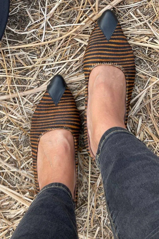 Suede Stripe Pattern Contrast Tip Pointy Flats