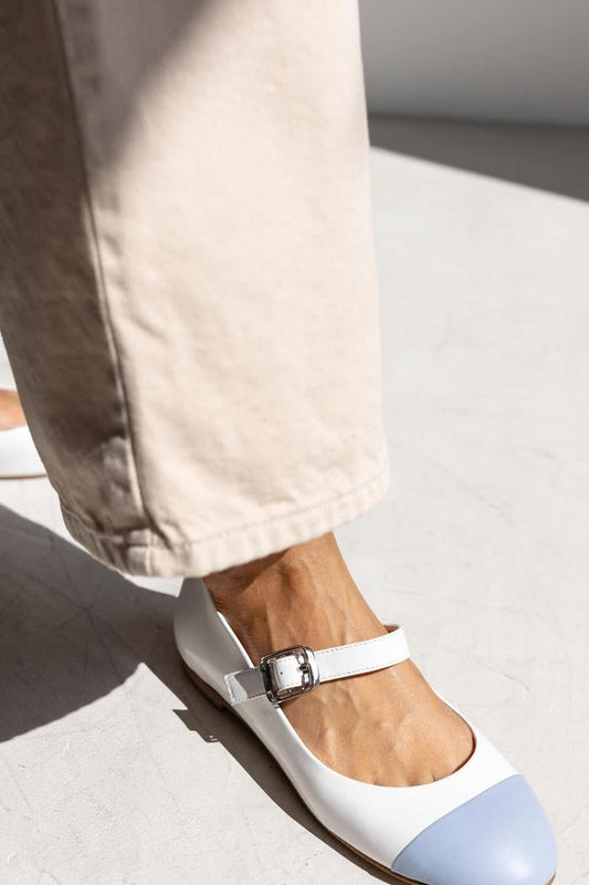 Colorblock Round Toe Instep Strap Buckle White Flats