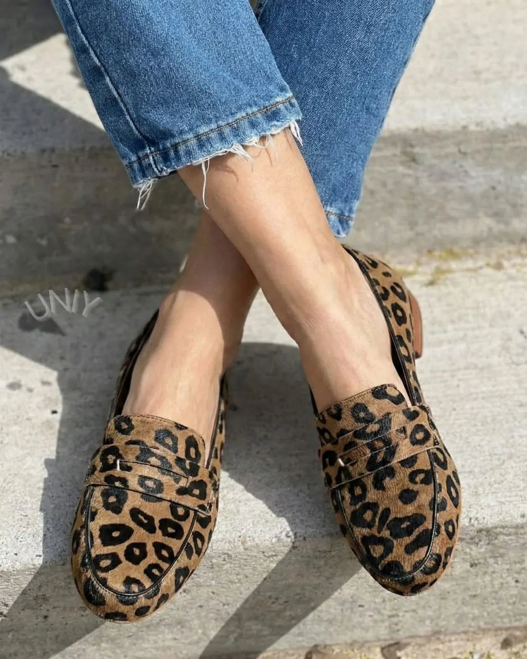 Retro Leopard Print Pointed Toe Penny Loafer Casual Flats